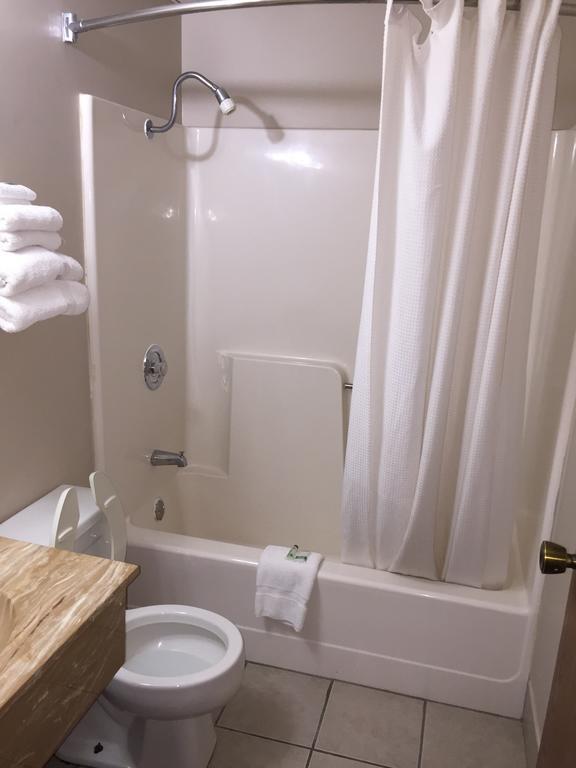 Lyons Inn Ngoại thất bức ảnh