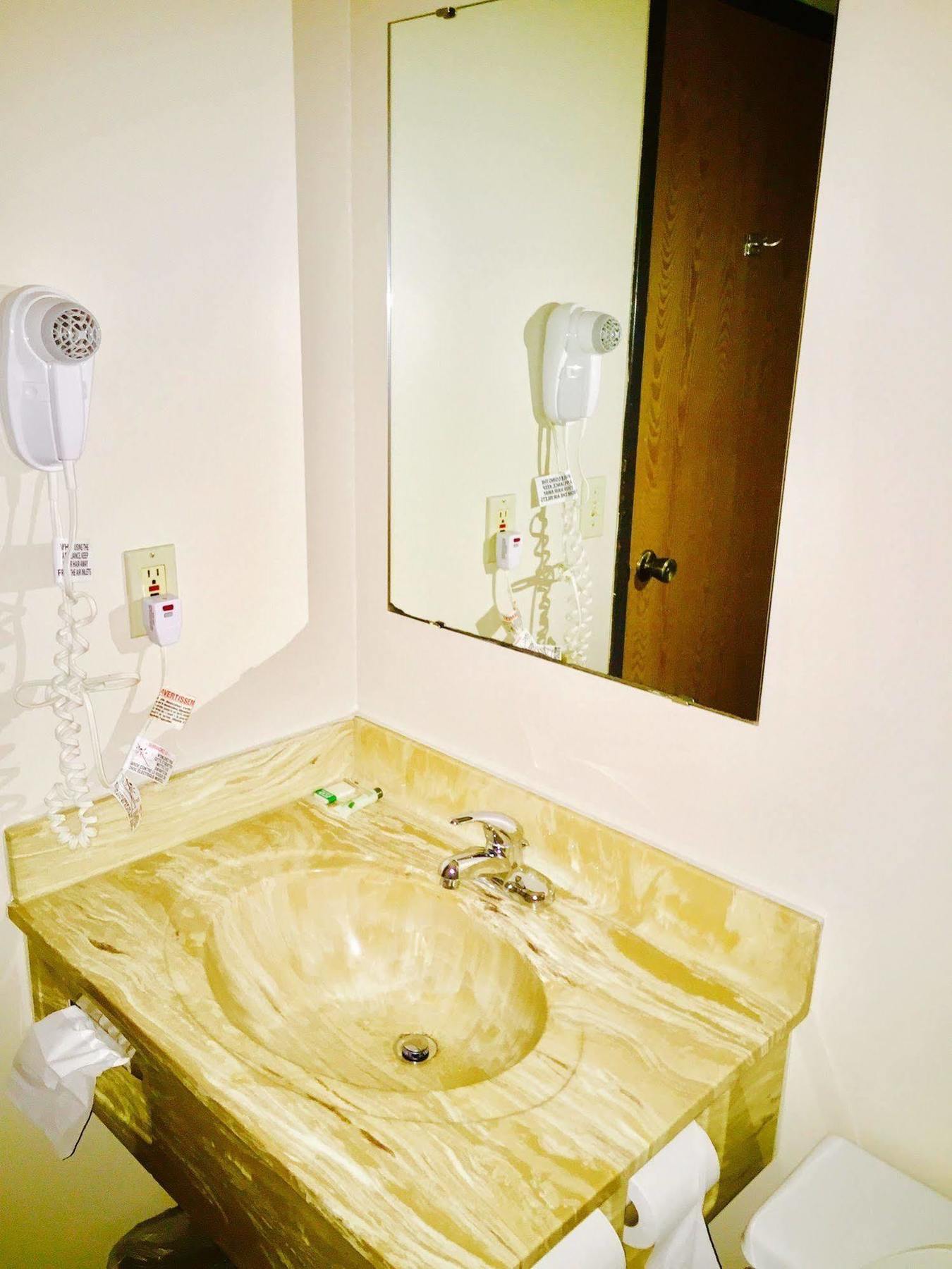 Lyons Inn Ngoại thất bức ảnh